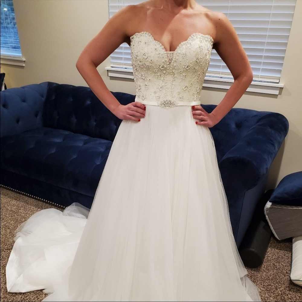 Size 8 Maggie Sottero Wedding Dress